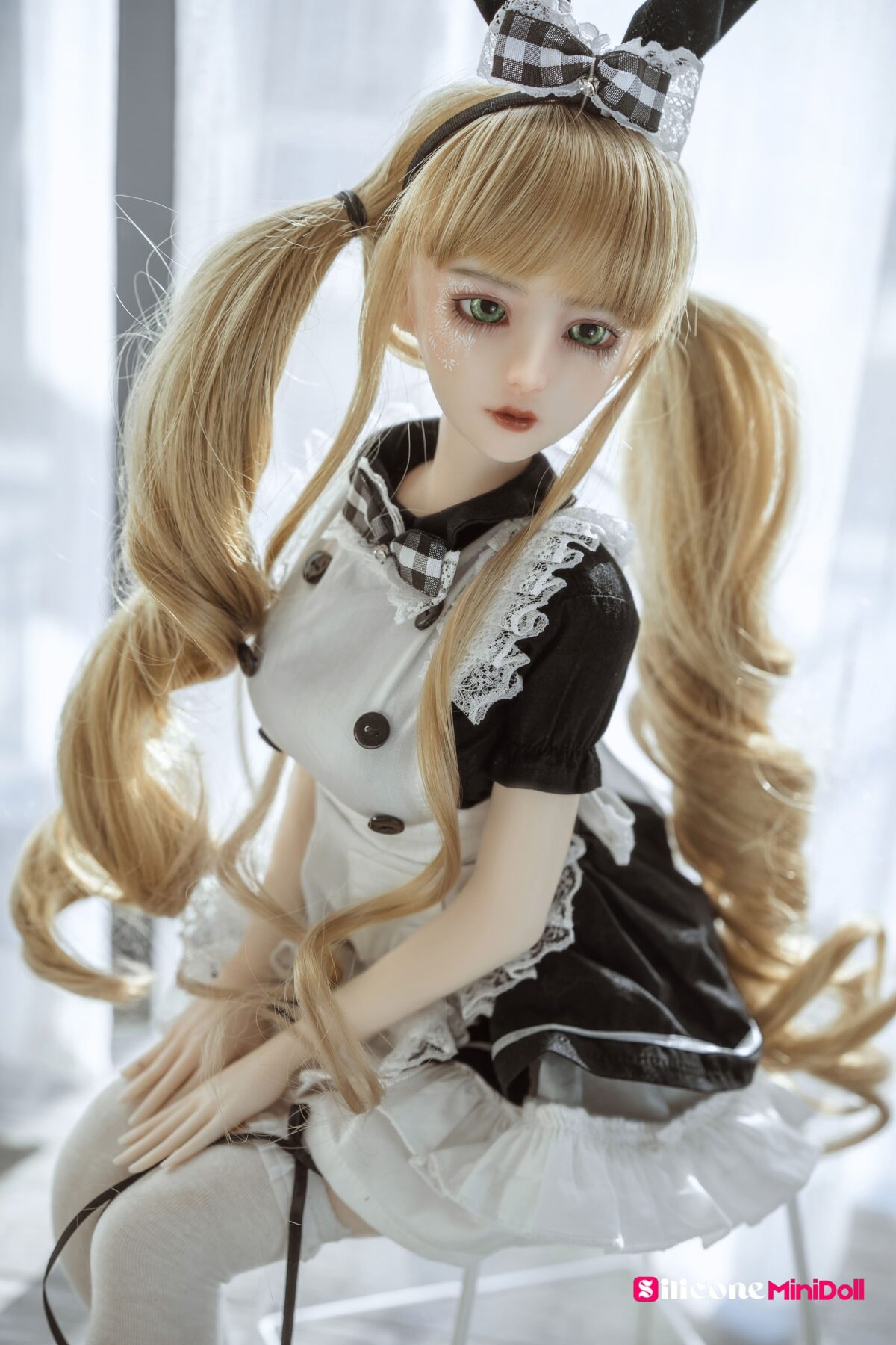 60cm 1ft11 Blonde Silicone Small Sex Doll – Yvonne (8)